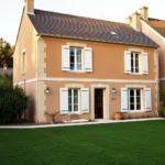 Façade beige et taupe : quel duo de couleurs choisir ?